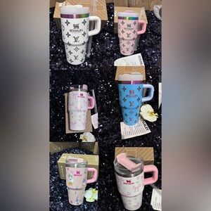 🌺Pick your color🌺Cute little 20 oz tumblers
